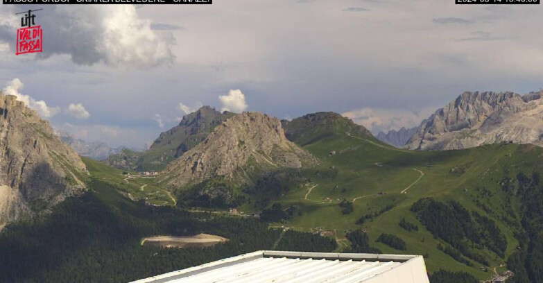 Webcam Campitello-Mazzin-Col Rodella  - Canazei - Belvedere - Skiarea Belvedere