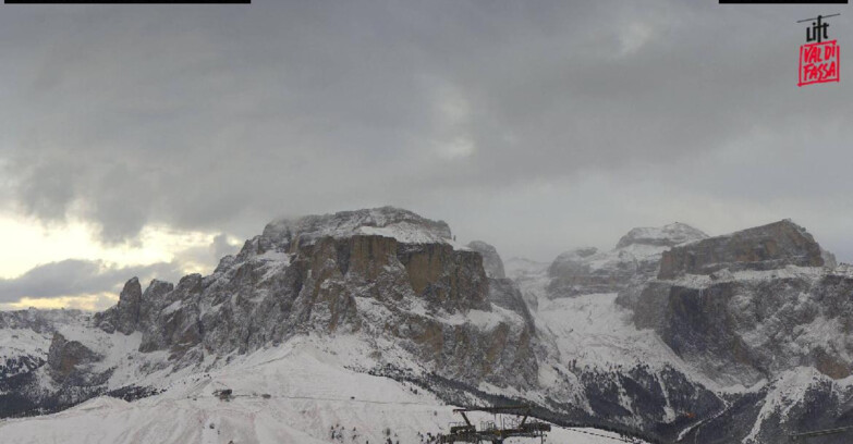 Webcam Кампителло-Маццин-Кол-Роделла  - Campitello di Fassa - Canazei - Gruppo del Sella