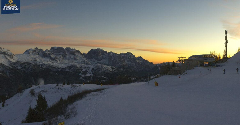 Webcam Folgarida-Marilleva  (Skiarea Campiglio Dolomiti di Brenta - Val di Sole Val Rendena) - Seggiovia Malghette 