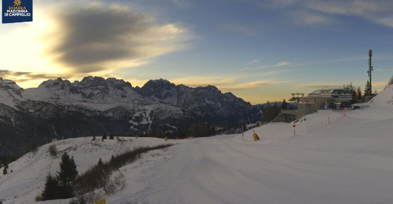 Webcam Skiarea Campiglio Dolomiti di Brenta Val di Sole Val Rendena - Seggiovia Malghette 