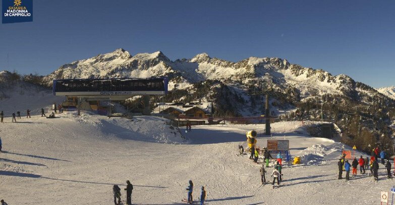 Webcam Ski area Campiglio Dolomiti di Brenta Val di Sole Val Rendena - Seggiovia Orso Bruno 