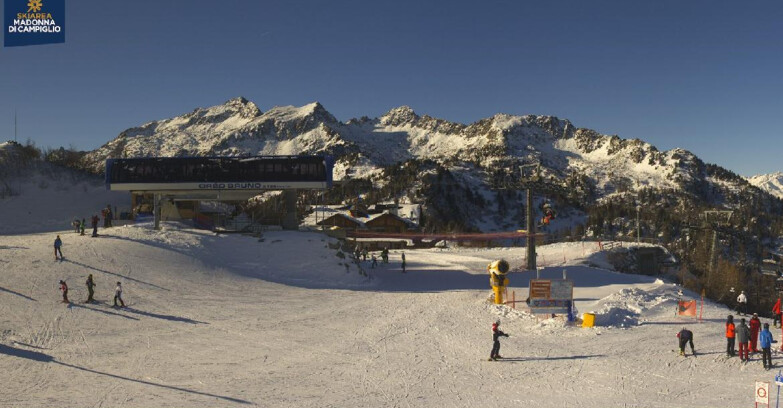 Webcam Ski area Campiglio Dolomiti di Brenta Val di Sole Val Rendena - Seggiovia Orso Bruno 