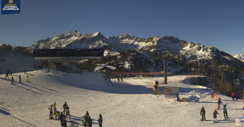 Webcam Ski area Campiglio Dolomiti di Brenta Val di Sole Val Rendena - Seggiovia Orso Bruno 