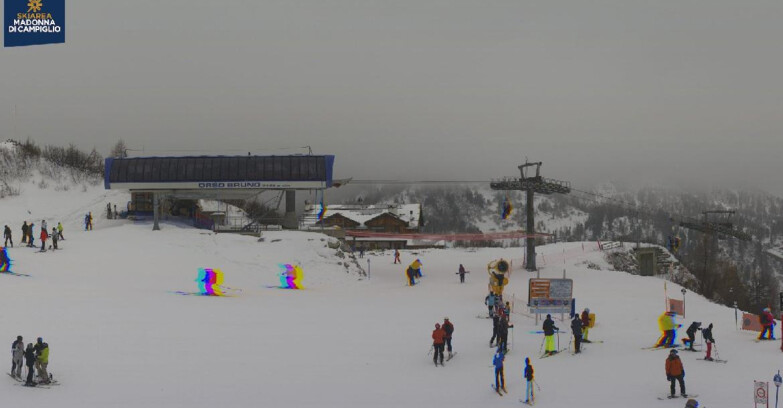 Webcam Skiarea Campiglio Dolomiti di Brenta Val di Sole Val Rendena - Seggiovia Orso Bruno 