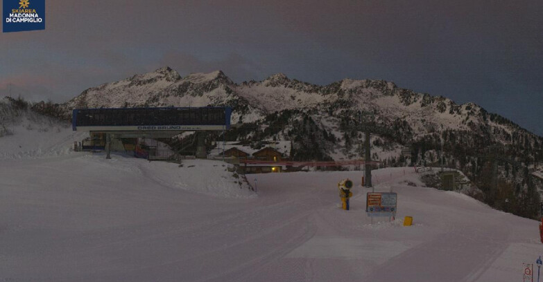 Webcam Skiarea Campiglio Dolomiti di Brenta Val di Sole Val Rendena - Seggiovia Orso Bruno 