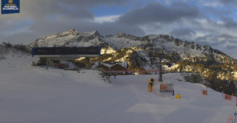 Webcam Skiarea Campiglio Dolomiti di Brenta Val di Sole Val Rendena - Seggiovia Orso Bruno 