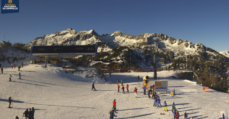 Webcam Skiarea Campiglio Dolomiti di Brenta Val di Sole Val Rendena - Seggiovia Orso Bruno 