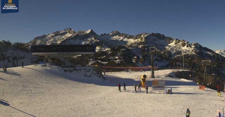 Webcam Skiarea Campiglio Dolomiti di Brenta Val di Sole Val Rendena - Seggiovia Orso Bruno 