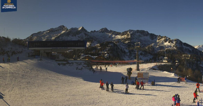 Webcam Skiarea Campiglio Dolomiti di Brenta Val di Sole Val Rendena - Seggiovia Orso Bruno 