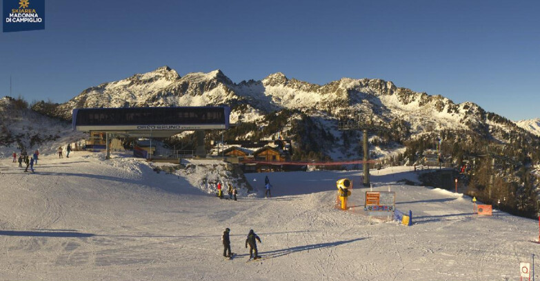 Webcam Skiarea Campiglio Dolomiti di Brenta Val di Sole Val Rendena - Seggiovia Orso Bruno 