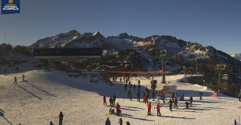 Webcam Folgarida-Marilleva  (Skiarea Campiglio Dolomiti di Brenta - Val di Sole Val Rendena) - Seggiovia Orso Bruno 