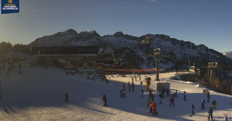 Webcam Folgarida-Marilleva  (Skiarea Campiglio Dolomiti di Brenta - Val di Sole Val Rendena) - Seggiovia Orso Bruno 