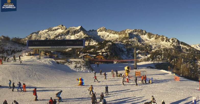 Webcam Folgarida-Marilleva  (Skiarea Campiglio Dolomiti di Brenta - Val di Sole Val Rendena) - Seggiovia Orso Bruno 