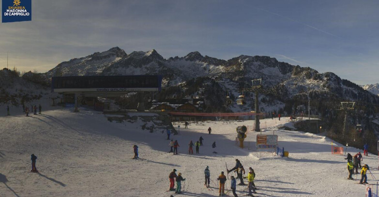 Webcam Ski area Campiglio Dolomiti di Brenta Val di Sole Val Rendena - Seggiovia Orso Bruno 