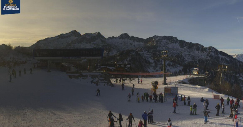 Webcam Ski area Campiglio Dolomiti di Brenta Val di Sole Val Rendena - Seggiovia Orso Bruno 