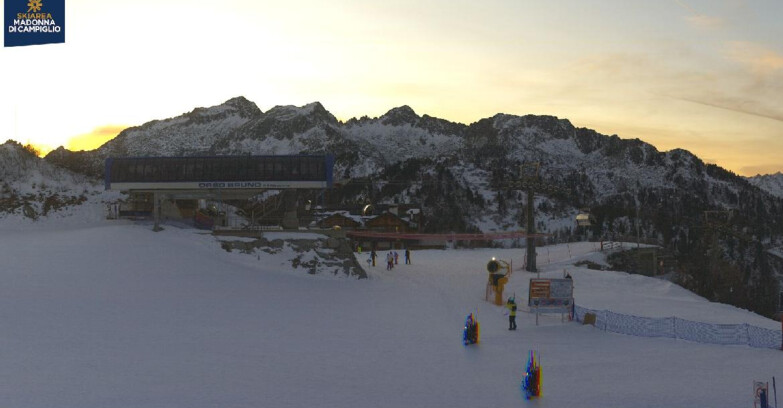 Webcam Ski area Campiglio Dolomiti di Brenta Val di Sole Val Rendena - Seggiovia Orso Bruno 