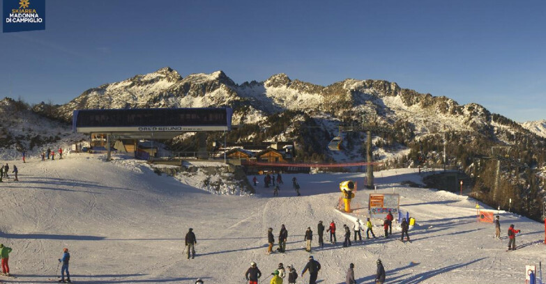 Webcam Ski area Campiglio Dolomiti di Brenta Val di Sole Val Rendena - Seggiovia Orso Bruno 