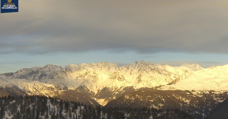 Webcam Folgarida-Marilleva  (Skiarea Campiglio Dolomiti di Brenta - Val di Sole Val Rendena) - Gruppo Ortles Cevedale  