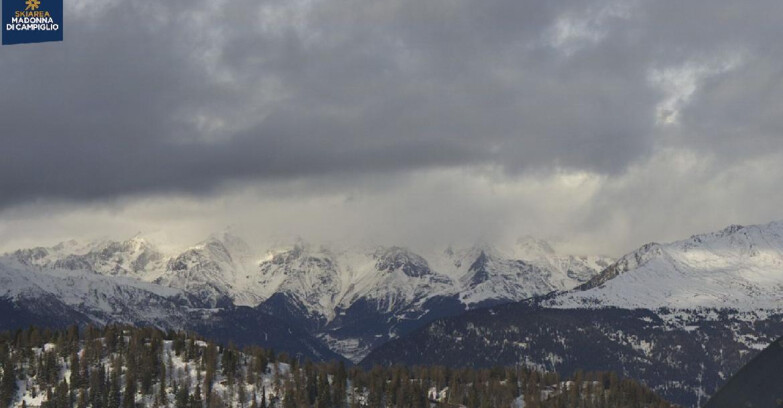 Webcam Folgarida-Marilleva  (Skiarea Campiglio Dolomiti di Brenta - Val di Sole Val Rendena) - Gruppo Ortles Cevedale 