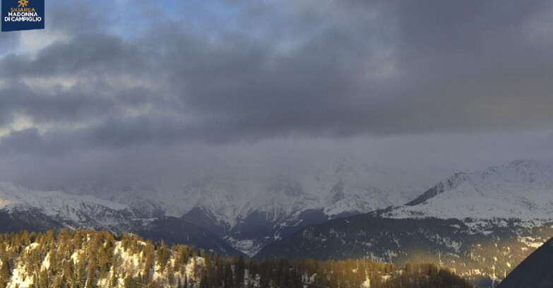 Webcam Folgarida-Marilleva  (Skiarea Campiglio Dolomiti di Brenta - Val di Sole Val Rendena) - Gruppo Ortles Cevedale 