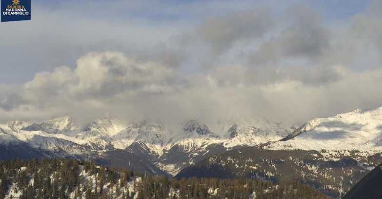 Webcam Folgarida-Marilleva  (Skiarea Campiglio Dolomiti di Brenta - Val di Sole Val Rendena) - Gruppo Ortles Cevedale 