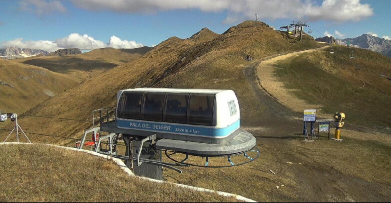 Webcam Pozza di Fassa-Aloch-Buffaure - Pala del Geiger, sullo sfondo il Pordoi