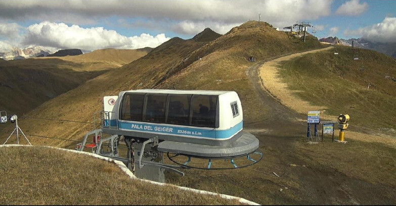 Webcam Pozza di Fassa-Aloch-Buffaure - Pala del Geiger, sullo sfondo il Pordoi