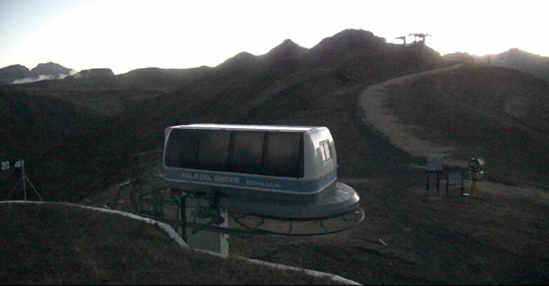 Webcam Pozza di Fassa-Aloch-Buffaure - Pala del Geiger, sullo sfondo il Pordoi