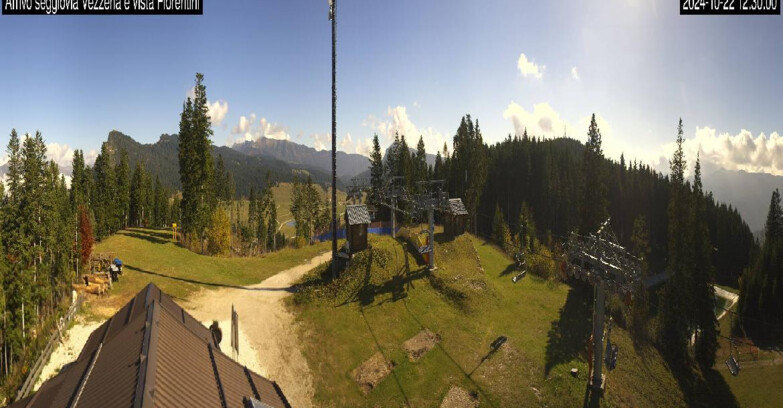 Webcam Lavarone - Chair lift Laghetto 