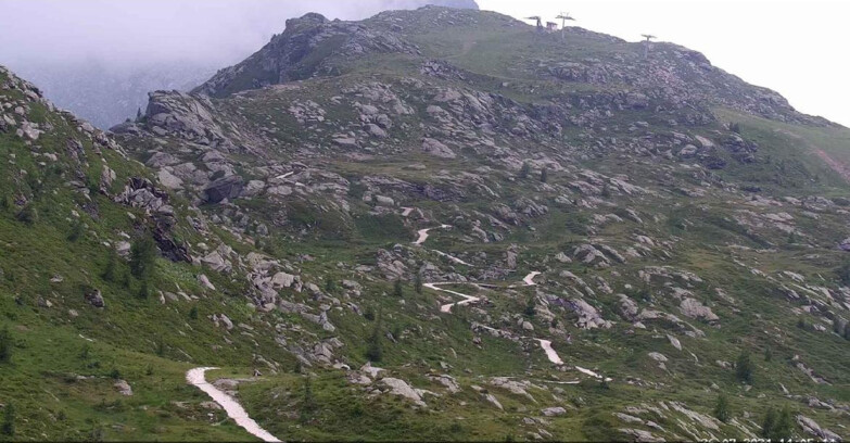 Webcam San Martino di Castrozza - Passo Rolle  - Sentiero delle Marmotte
