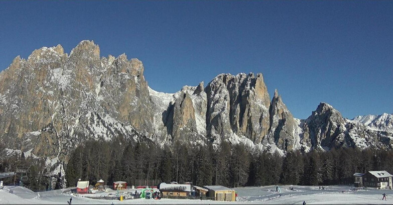 Webcam Vigo di Fassa-Pera-Ciampedìe - Vigo - dirupi di Larsech