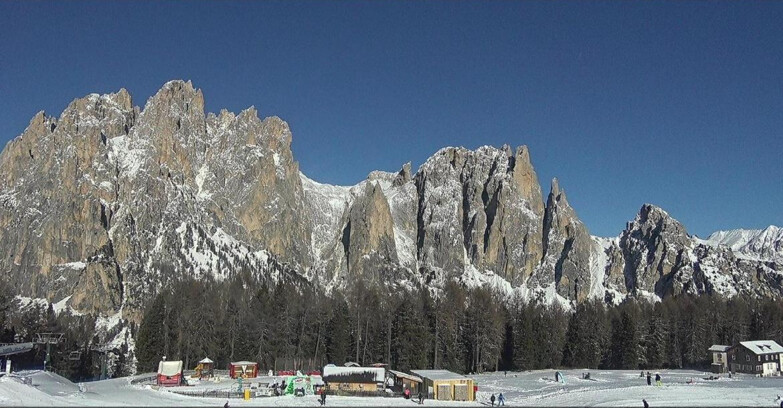 Webcam Vigo di Fassa-Pera-Ciampedìe - Vigo - dirupi di Larsech