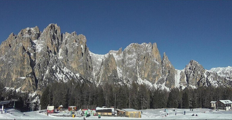 Webcam Vigo di Fassa-Pera-Ciampedìe - Vigo - dirupi di Larsech