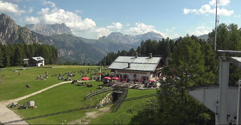 Webcam Vigo di Fassa-Pera-Ciampedie - Vigo - verso Sassolungo e Pordoi