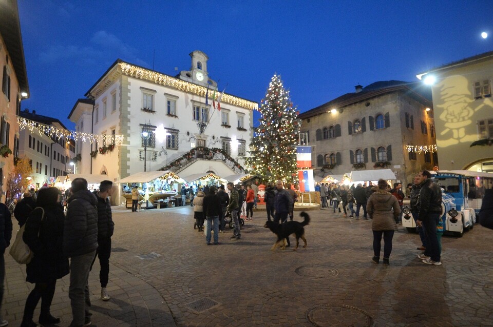 Immagini Di Mercatini Di Natale.Mercatino Di Natale Dei Canopi Guida Eventi Trentino